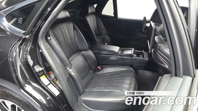 Lexus LS500h 2018 — Şəkil 8/20