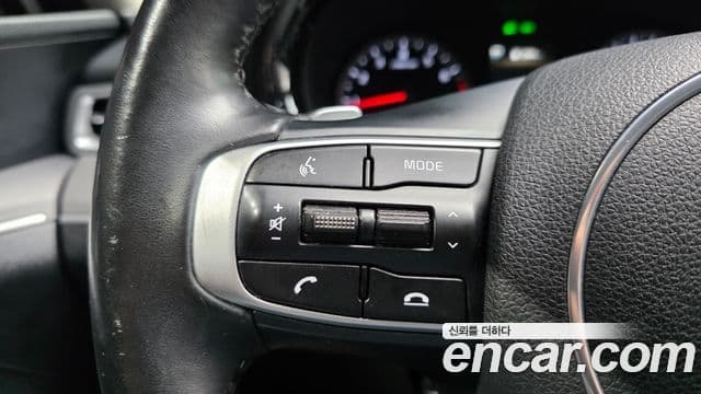 Kia K5 2022 — Şəkil 13/31