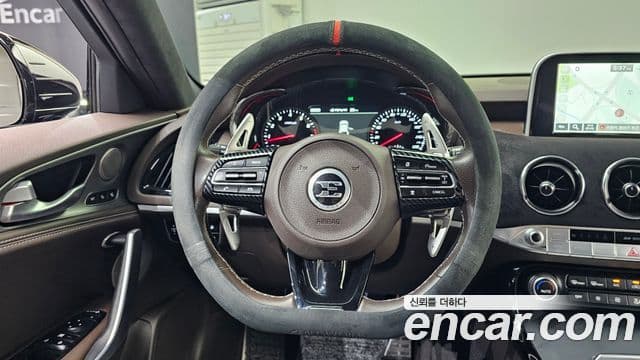 Kia Stinger 2018 — Фото 13/20