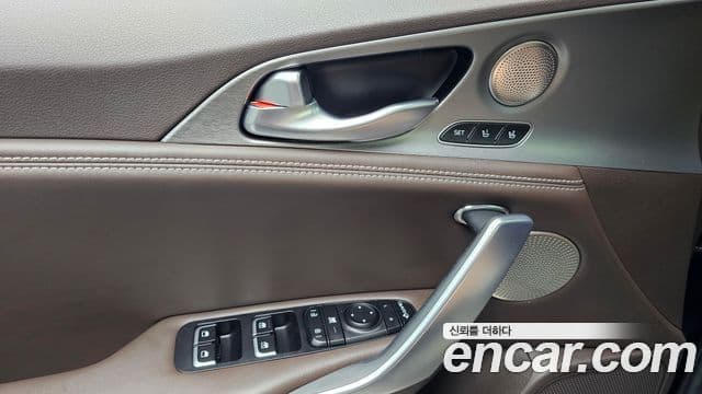 Kia Stinger 2018 — Photo 13/26