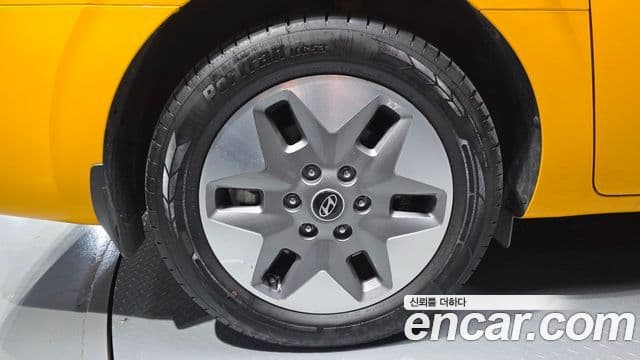 Hyundai Staria 2025 — Фото 5/20