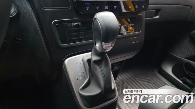 Hyundai Staria 2025 — Фото 9/20
