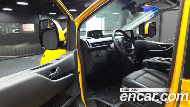 Hyundai Staria 2025 — Фото 10/20