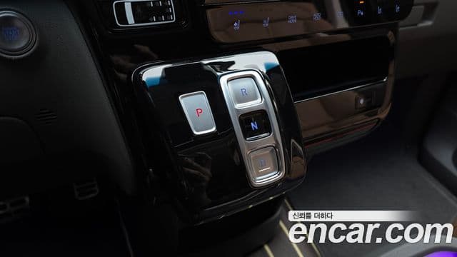 Hyundai Staria 2024 — Фото 9/20