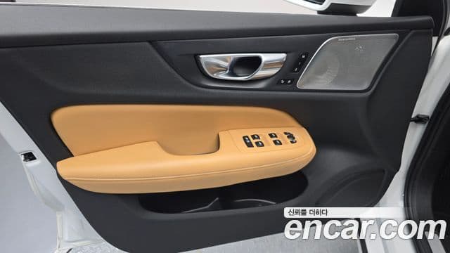 Volvo S60 2023 — ფოტო 4/32