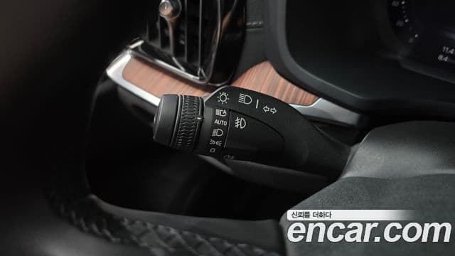 Volvo S60 2023 — ფოტო 11/32