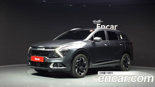 Kia Sportage 2021 — Фото 1/20
