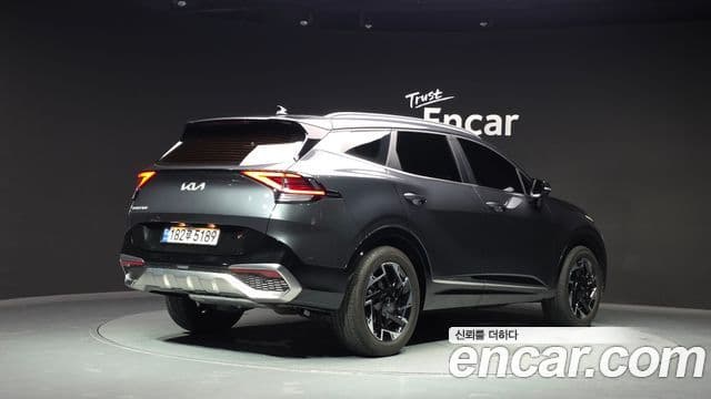 Kia Sportage 2021 — Фото 2/20