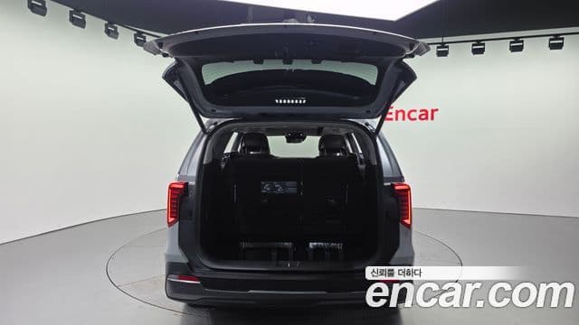 Kia Carnival 2024 — Фото 18/20