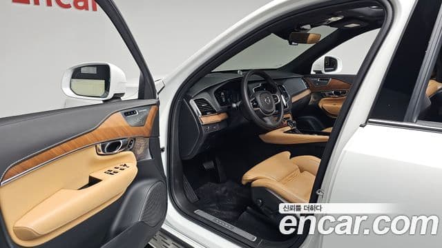Volvo XC90 2020 — Фото 10/20