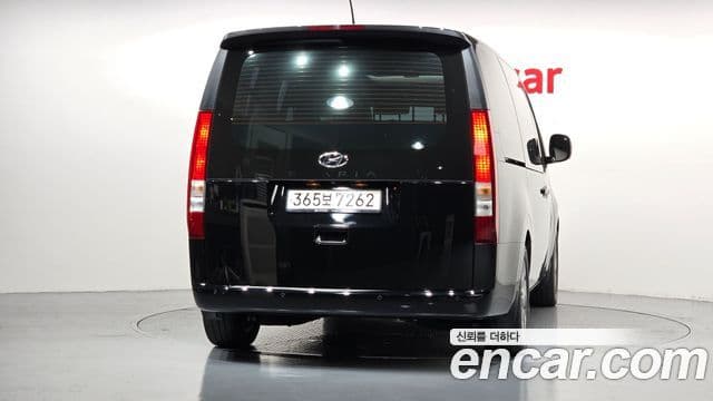 Hyundai Staria 2023 — Фото 4/20