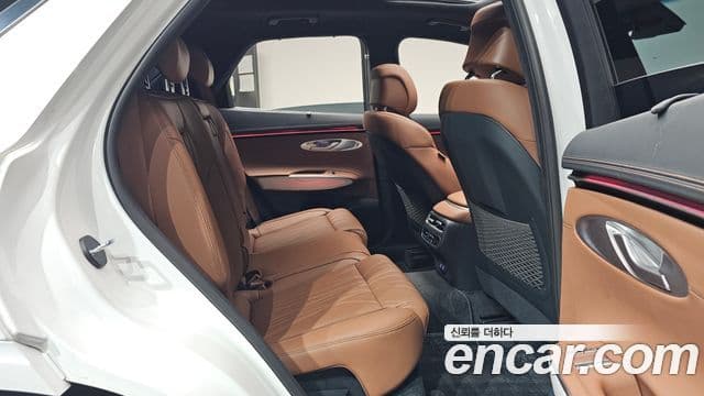 Genesis GV70 2025 — Şəkil 24/33