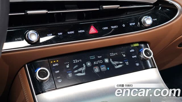 Genesis GV70 2025 — Şəkil 25/33
