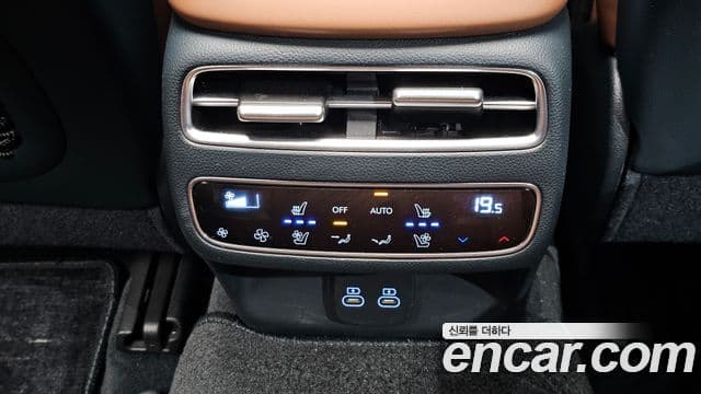 Genesis GV70 2025 — Şəkil 16/33