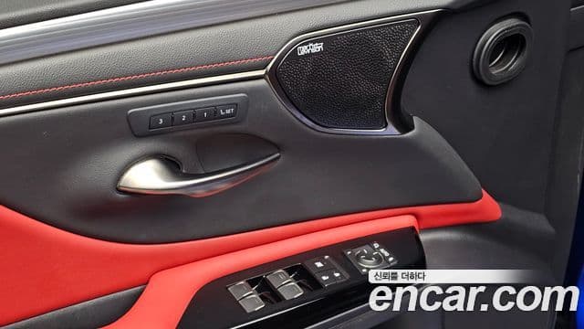 Lexus ES300h 2022 — Photo 10/30