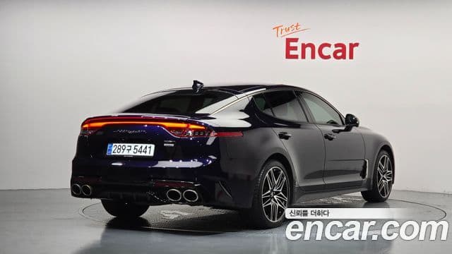 Kia Stinger 2020 — Фото 2/20