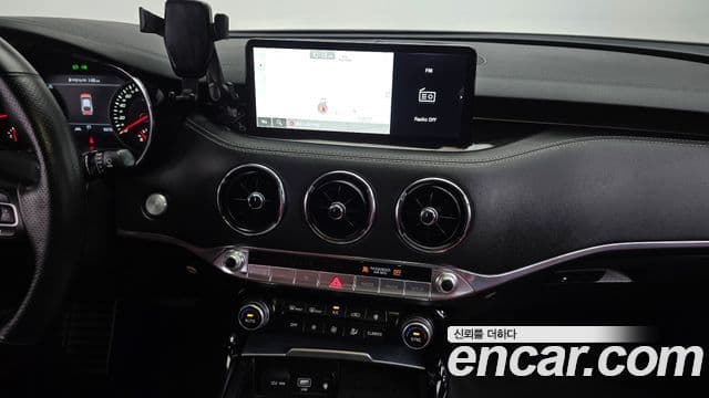 Kia Stinger 2020 — Фото 13/20
