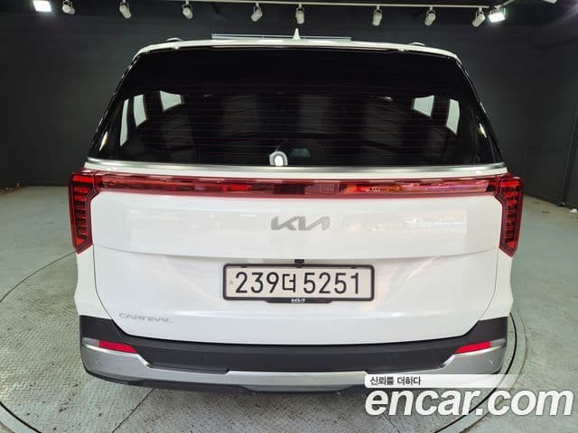 Kia Carnival 2024 — Фото 1/20