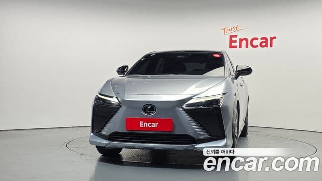 Lexus RZ450e 2023 — ფოტო 16/30