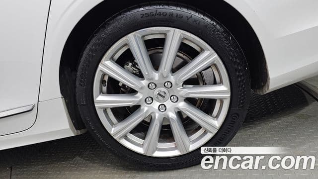 Volvo S90 2019 — Şəkil 22/32
