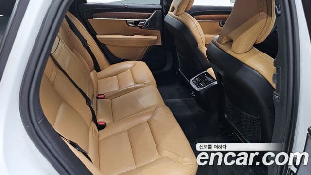 Volvo S90 2019 — Şəkil 27/32