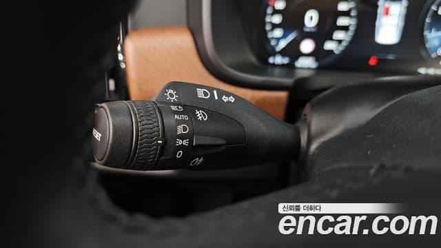 Volvo S90 2019 — Şəkil 10/32
