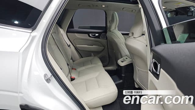 Volvo XC60 2025 — Фото 11/20