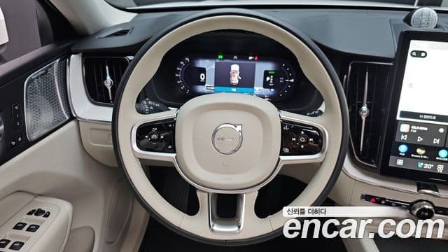 Volvo XC60 2025 — Фото 12/20