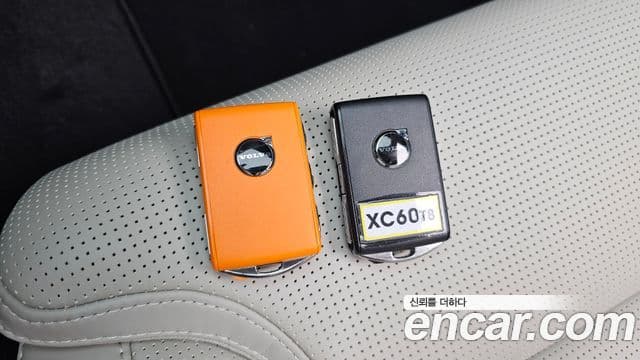 Volvo XC60 2025 — ფოტო 13/38