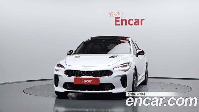 Kia Stinger 2022 — Фото 3/20