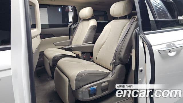Kia Carnival 2024 — Фото 12/20