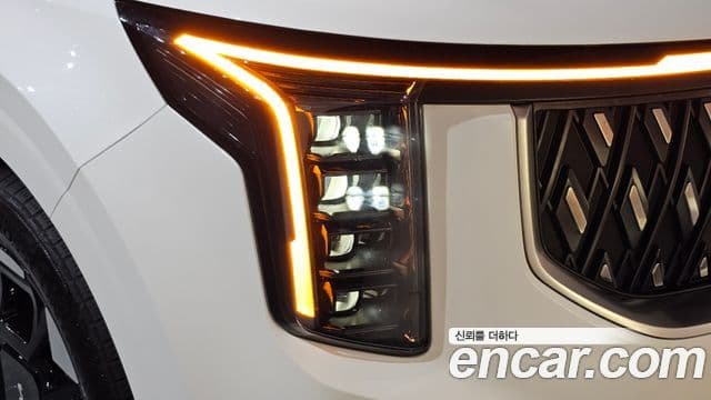 Kia Carnival 2024 — ფოტო 17/37