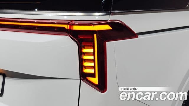 Kia Carnival 2024 — ფოტო 23/37