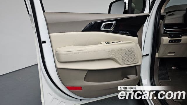 Kia Carnival 2024 — ფოტო 6/37