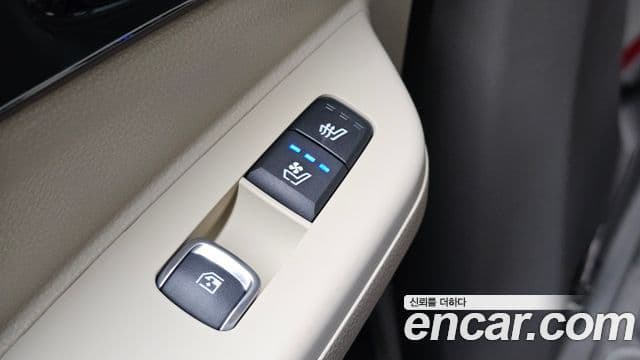 Kia Carnival 2024 — ფოტო 25/37