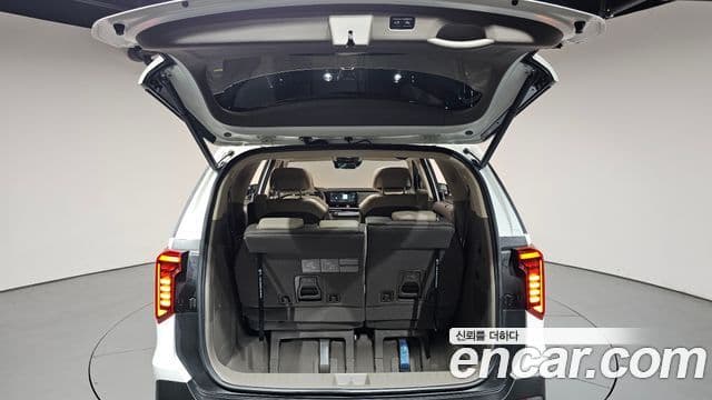 Kia Carnival 2024 — ფოტო 4/37