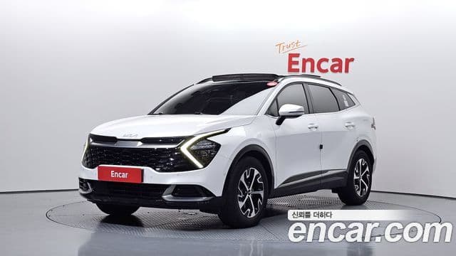 Kia Sportage 2021 — Фото 1/20