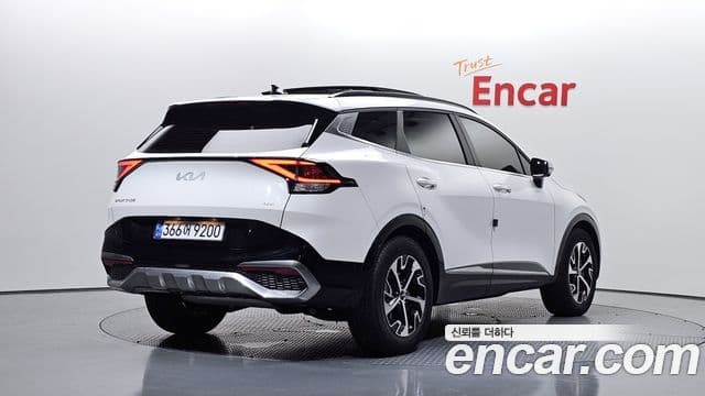 Kia Sportage 2021 — Фото 2/20