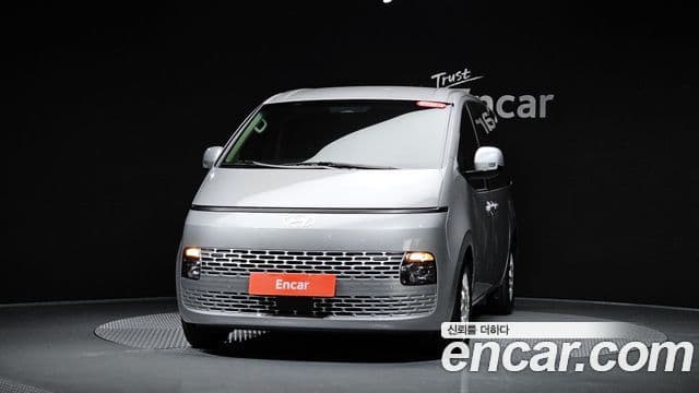 Hyundai Staria 2025 — Фото 3/20