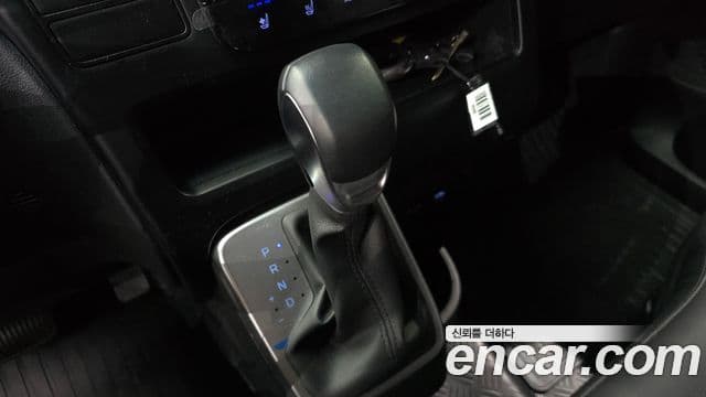 Hyundai Staria 2025 — Фото 9/20