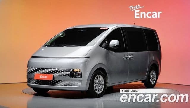 Hyundai Staria 2025 — Фото 1/20