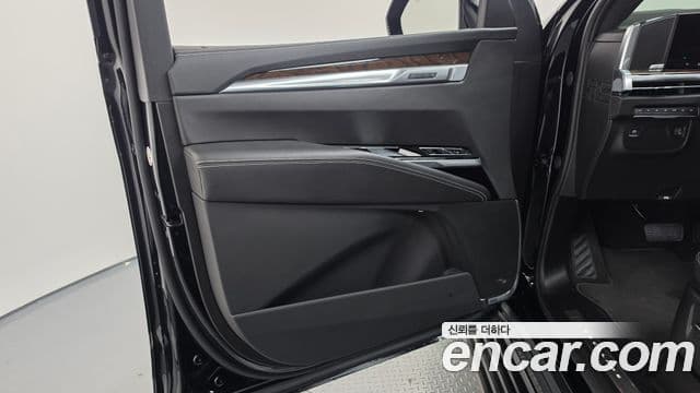 Cadillac Escalade 2025 — Şəkil 30/41