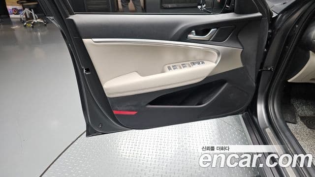Genesis G70 2021 — Şəkil 21/33