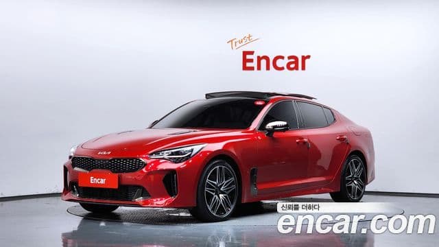 Kia Stinger 2022 — Фото 1/20