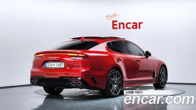 Kia Stinger 2022 — Фото 2/20