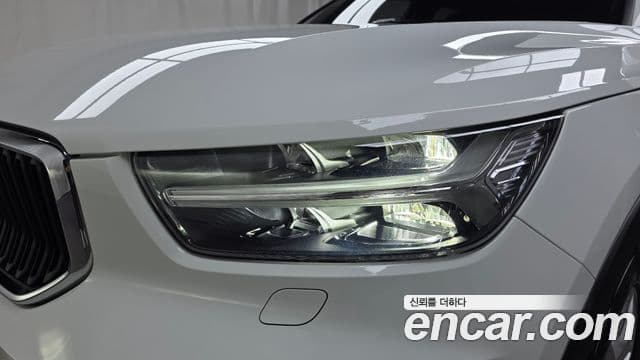 Volvo XC40 2021 — Şəkil 31/31
