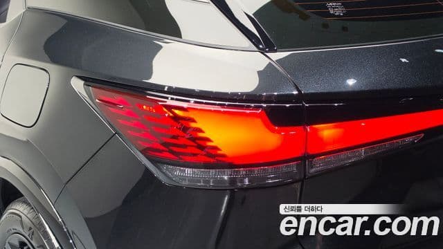Lexus RX500h 2025 — ფოტო 16/41
