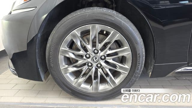 Lexus LS500h 2018 — ფოტო 11/20