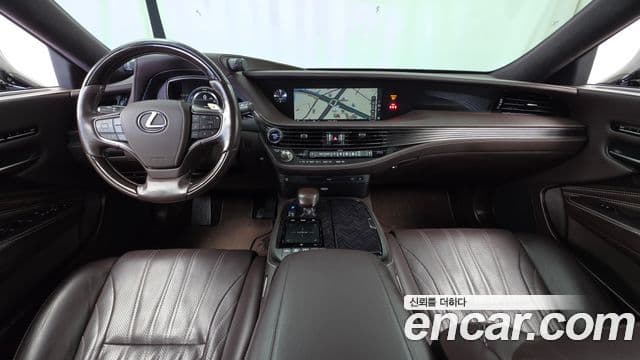 Lexus LS500h 2018 — ფოტო 12/20