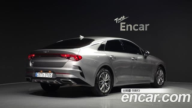 Kia K5 2022 — Şəkil 13/30
